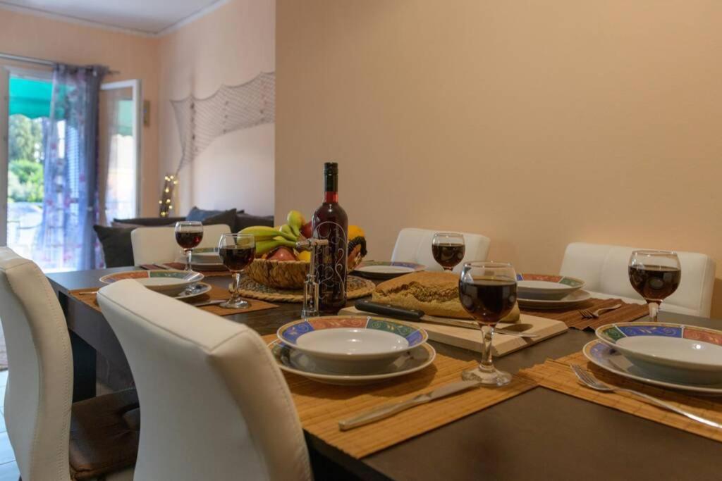 Bright Newly Renovated Apt Near Beach & Center+Ac Anemomylos Eksteriør billede